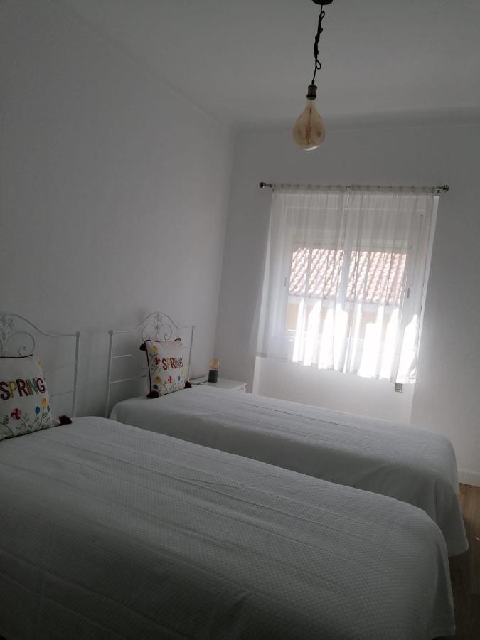 Alojamento Justo - Vila De Montargil Bagian luar foto